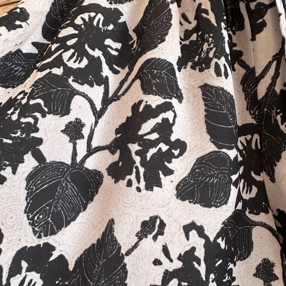 Who What Wear Shorts Women’s Size XS Black Pressed Floral Drawstring Waist NWT - Picture 3 of 6